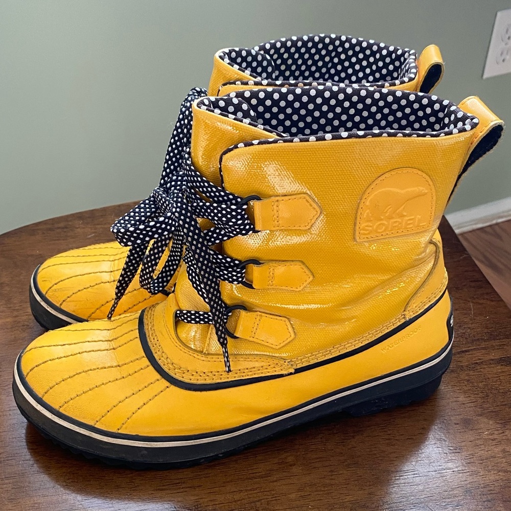 Sorel Tivoli Rain Boots - Yellow & Polka Dot